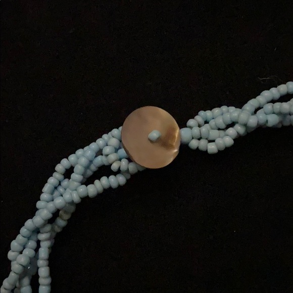 Turquoise beaded shell necklace - Picture 4 of 4